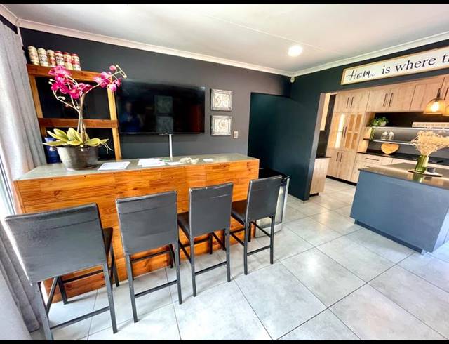 3 BEDROOM HOUSE FOR SALE IN NOORDHEUWEL